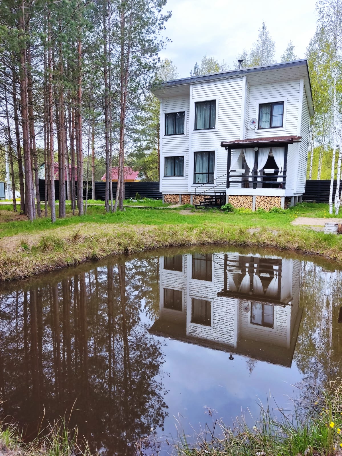 Фото Домик в лесу.76