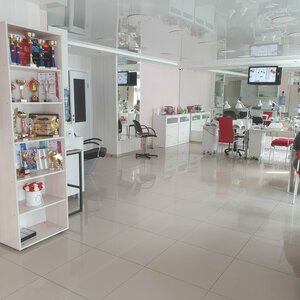 L. A. K. (Yelizarovykh Street, 15/2), beauty salon