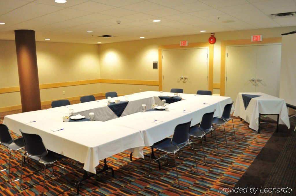 Фото Holiday Inn Express & Suites Langley