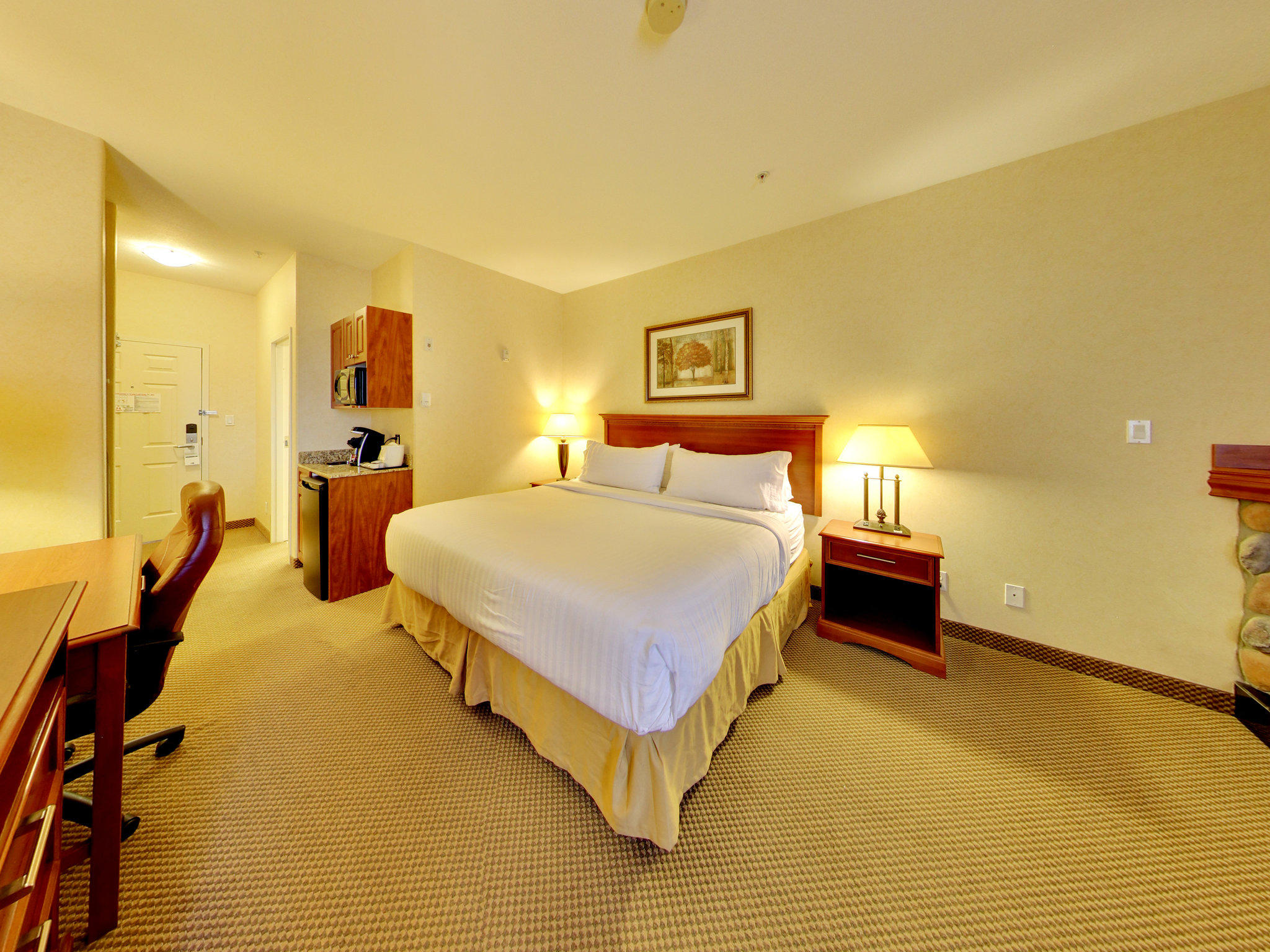 Фото Holiday Inn Express Edmonton-International Airport