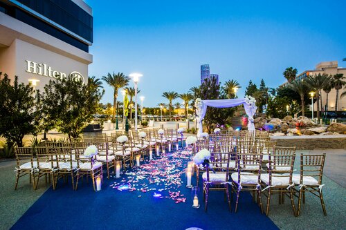 Внешний вид отеля Hilton Anaheim в Анахайме, фото 4