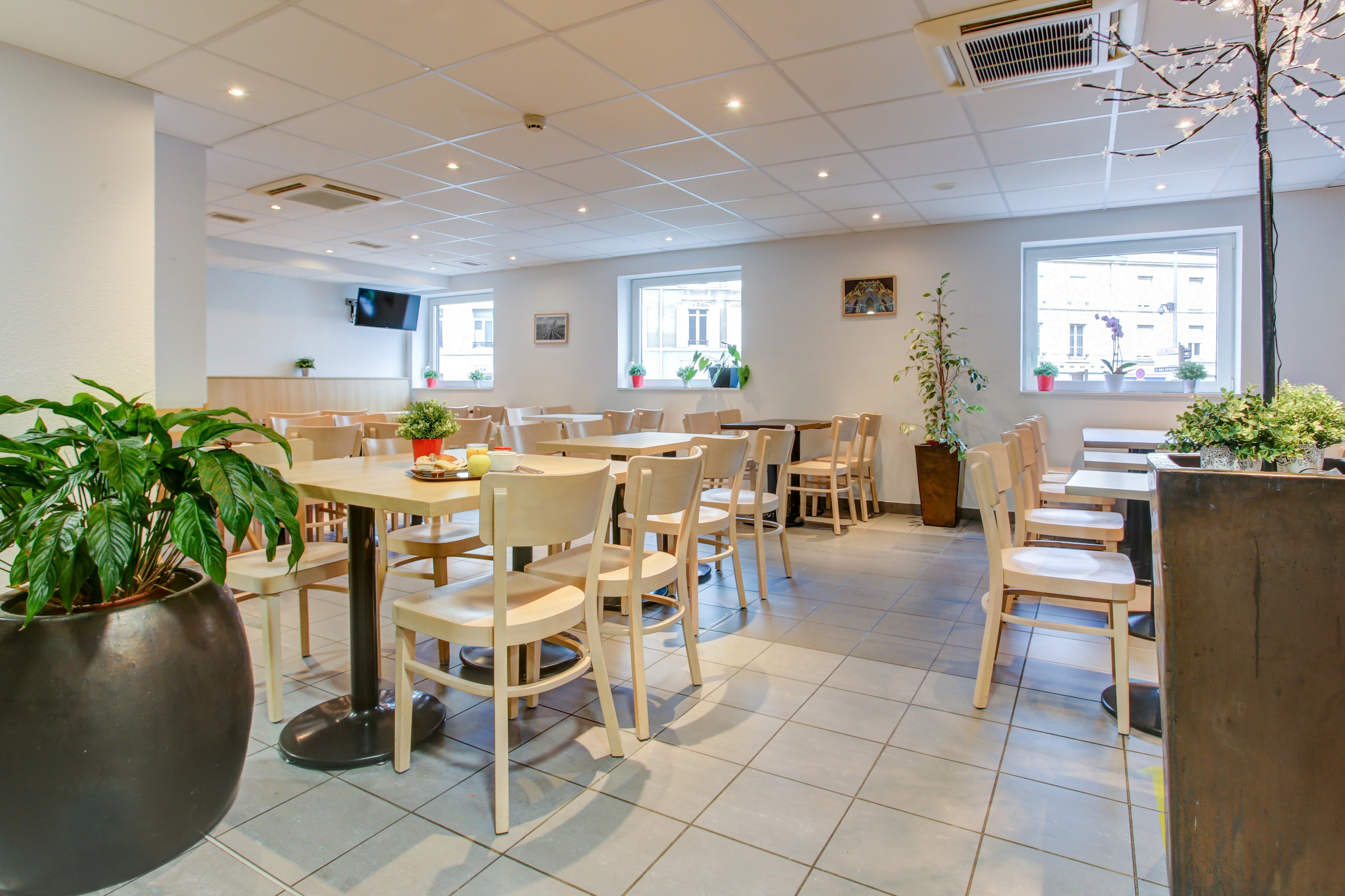 Фото B&b Hotel Reims Centre Gare