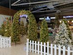 Holiday Tree (ulitsa Krasnoy Armii, 9/11), christmas trees and christmas decorations