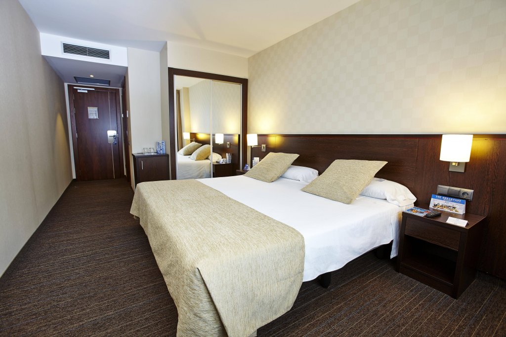 Фото Hotel Lugano Barcelona