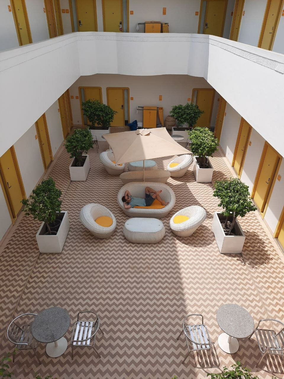 Фото Bloomrooms @ New Delhi Railway Station