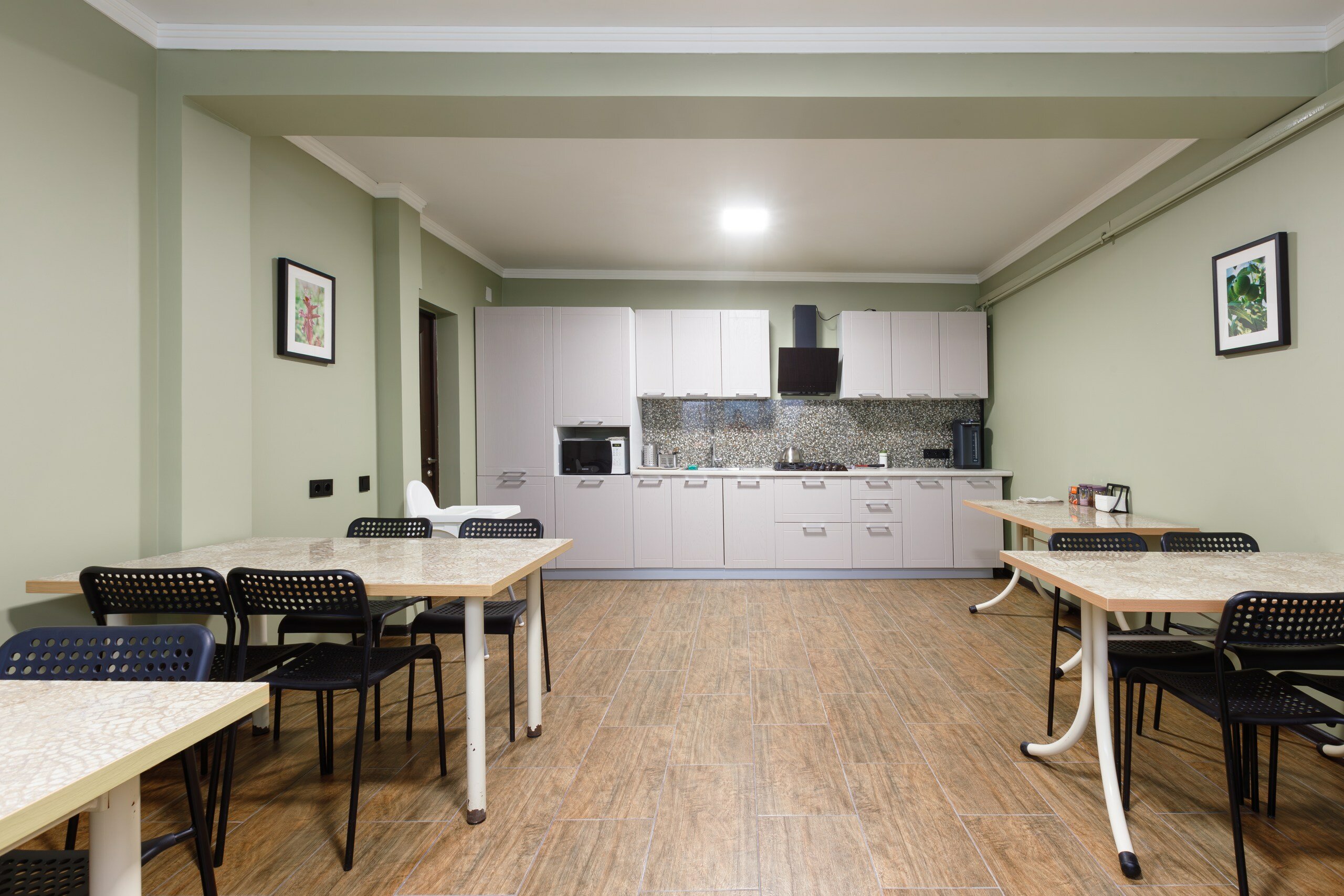 Фото Современник