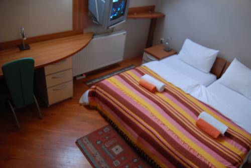 Фото Car Royal Apartments and Rooms