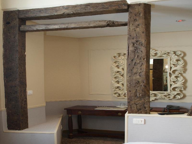 Фото Hotel Paris Saint Honoré