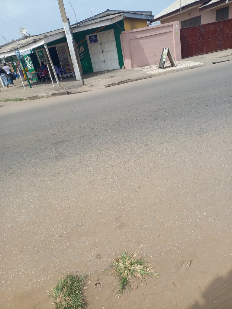 Bar, pub Emmys Pub, Accra, photo