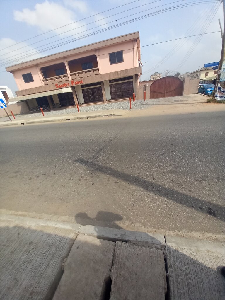 Clothing store Sarah Fabrics, Accra, photo