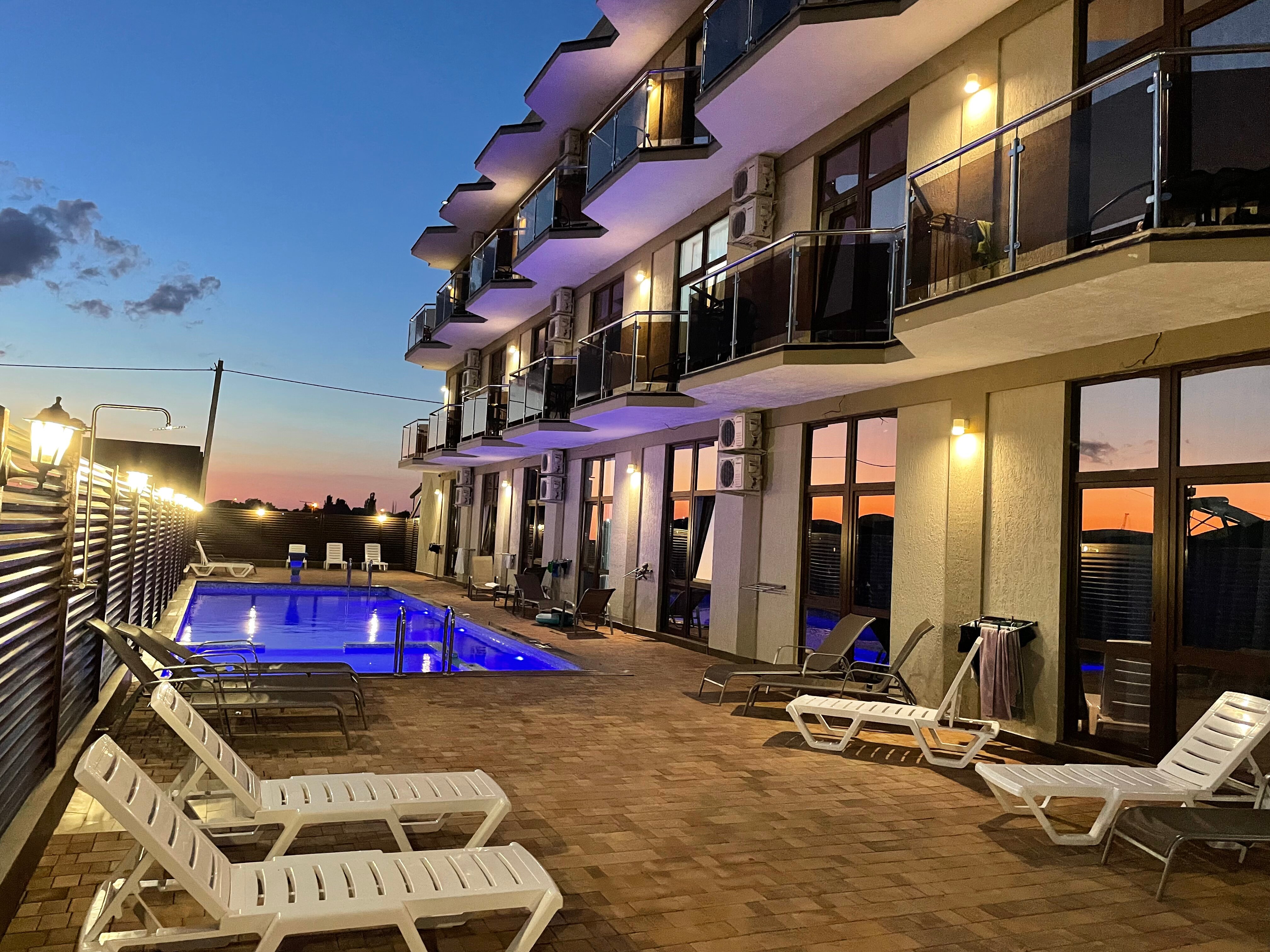 Фото отеля 2