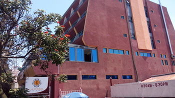 Фото La Posh Hotel