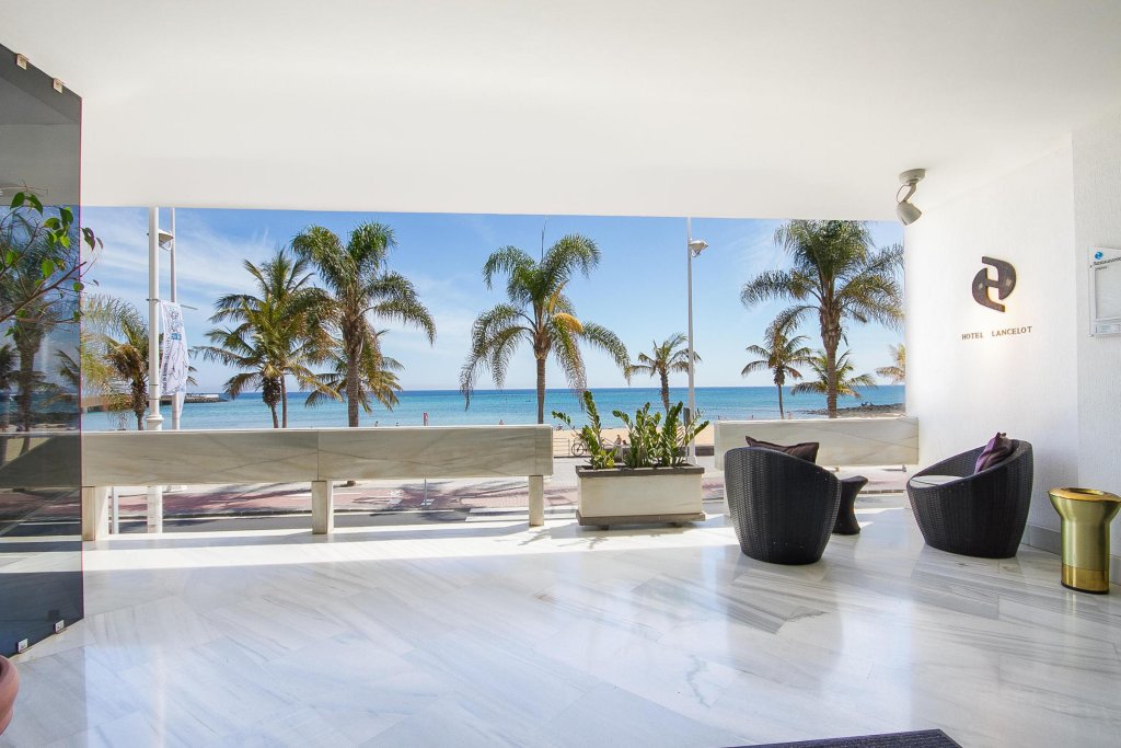 Фото Lancelot Hotel