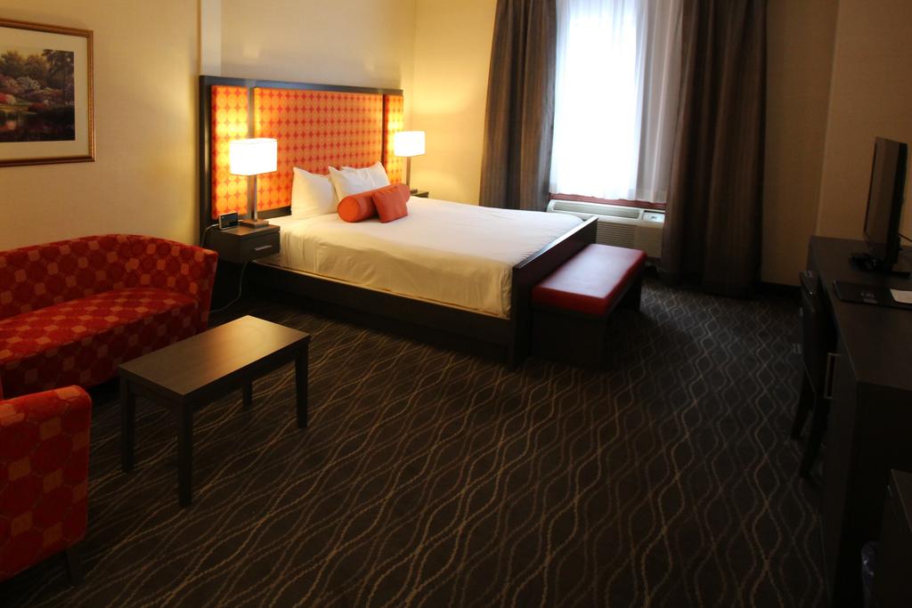 Фото Hotel Chrome Montreal Centre-Ville