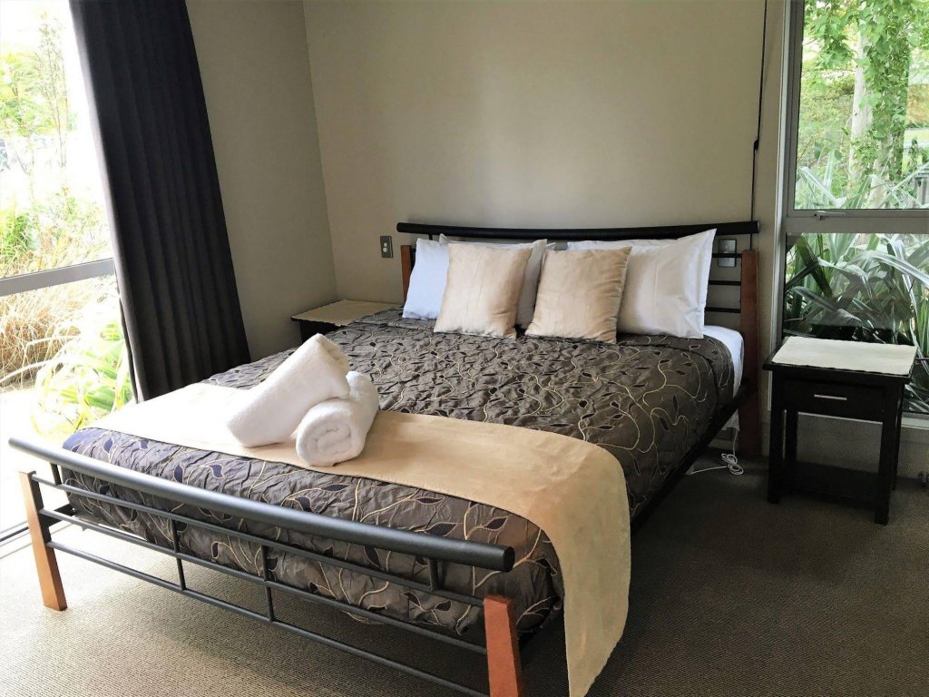 Фото Fiordland Lakeview