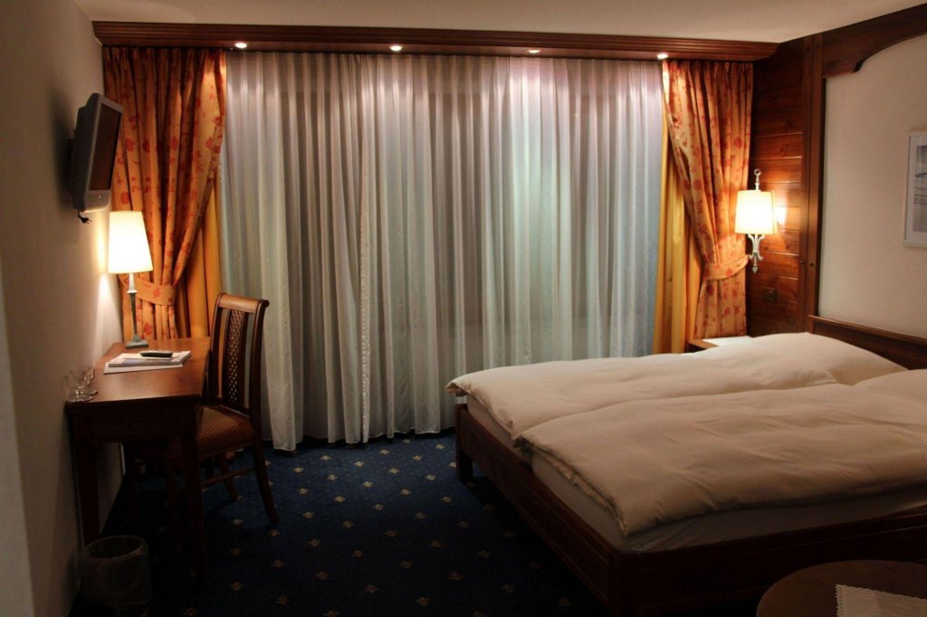 Фото Hotel Mama Zermatt