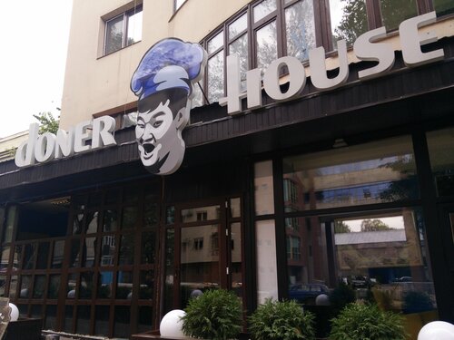 Интернетте жетілген әйелдердің бөкселерінің фотосуреттерін қараңыз