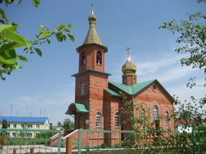 Храм во имя преподобного Серафима Саровского (Пионерская ул., 8, рабочий посёлок Любинский), православный храм в Омской области