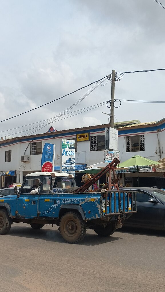 Auto parts and auto goods store Anass Asamoah, Accra, photo