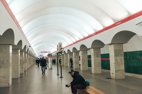 Lesnaya (Saint Petersburg, Kantemirovskaya Street, 25), metro station