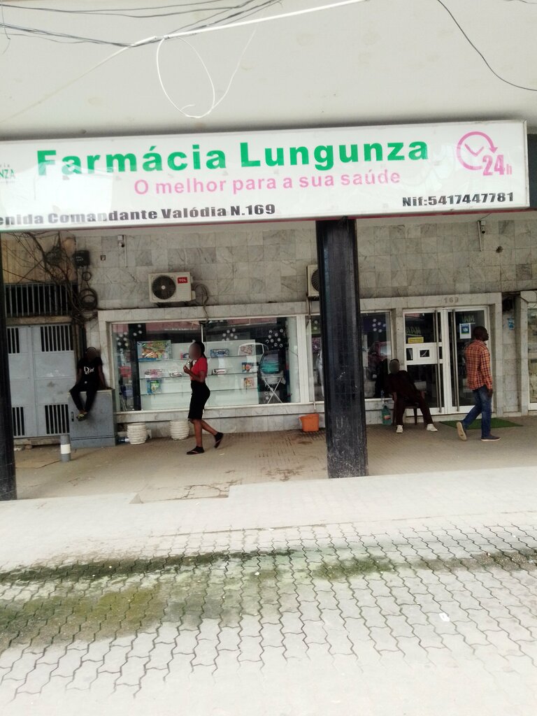 Medical center, clinic Centro Médico Mariana Josefina, Loanda, photo