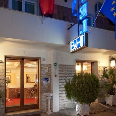 Фото Club House Hotel