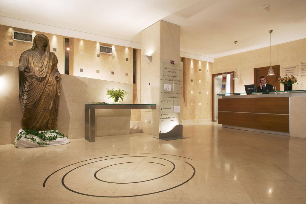 Фото Mercure Roma Centro Colosseo Hotel