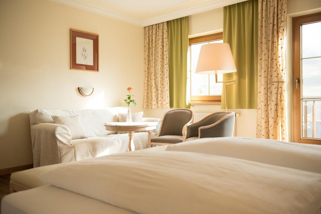 Фото Landhotel Reschenhof