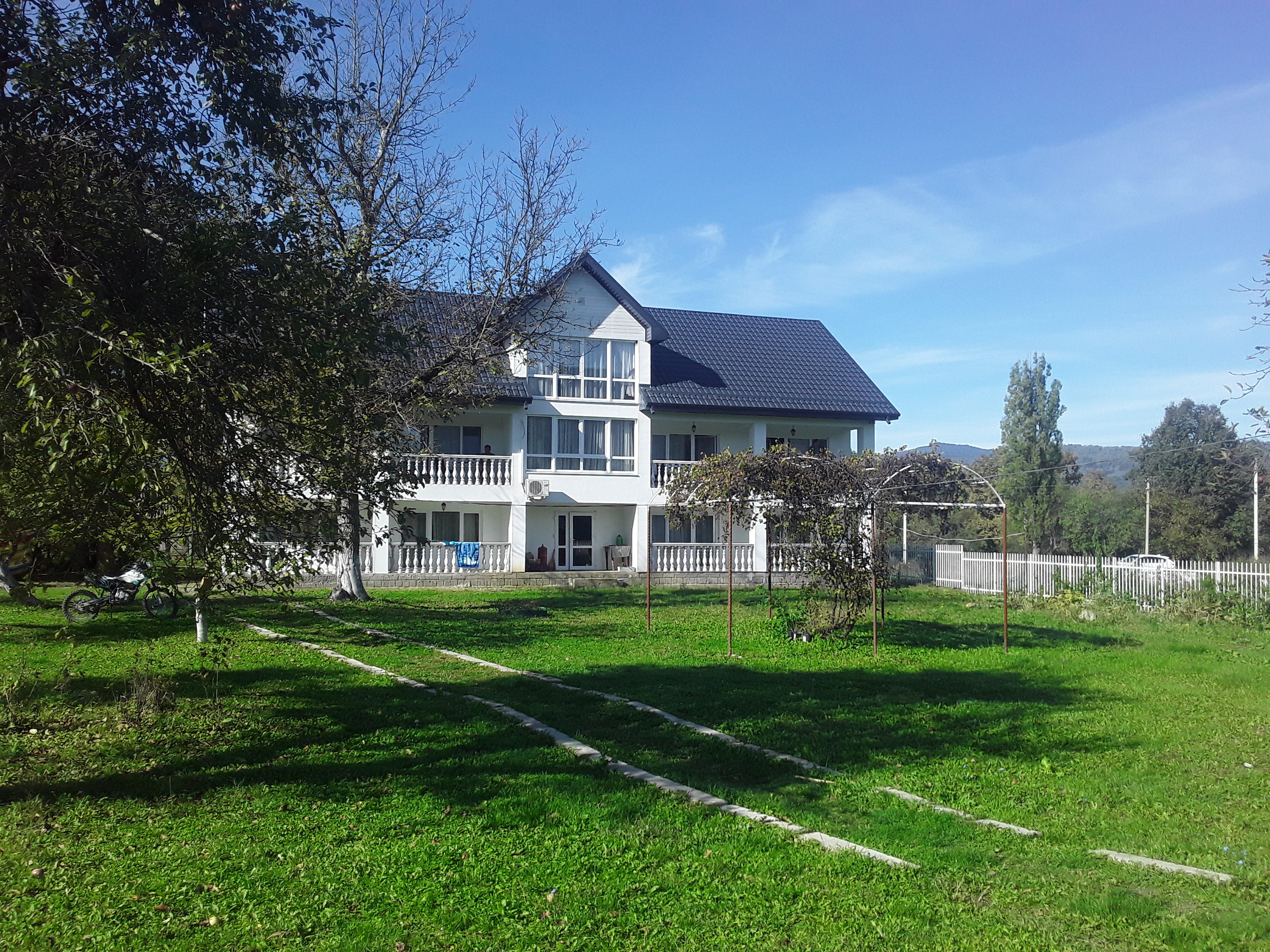 Фото Ореховая роща в Даховской