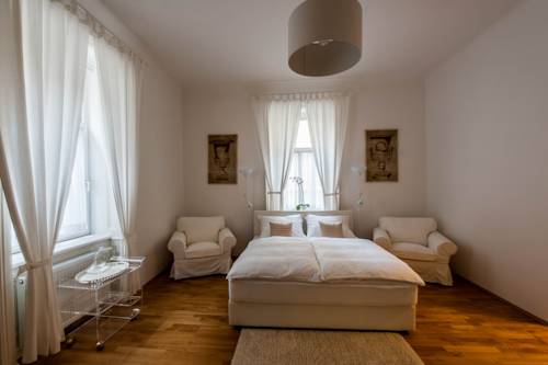 Фото Beautiful Home - Riverside Apartment