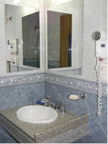 Фото Majestic Hotel