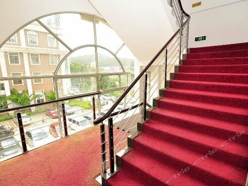 Гостиница Jinye Business Hotel в Куньмине
