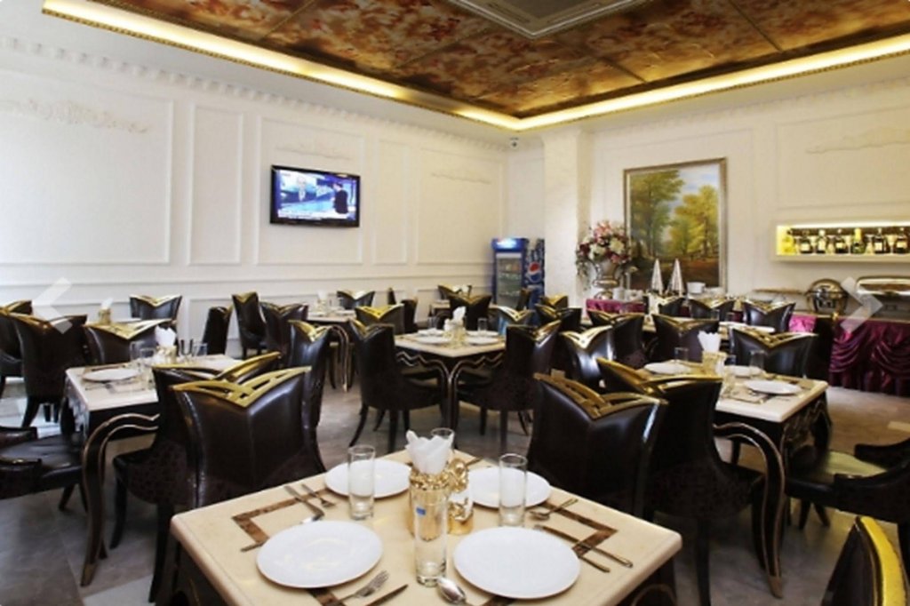 Фото A&em - The Petit Hotel