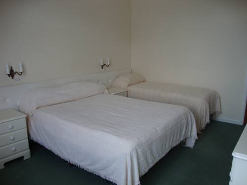 Фото Runnymede Court Hotel