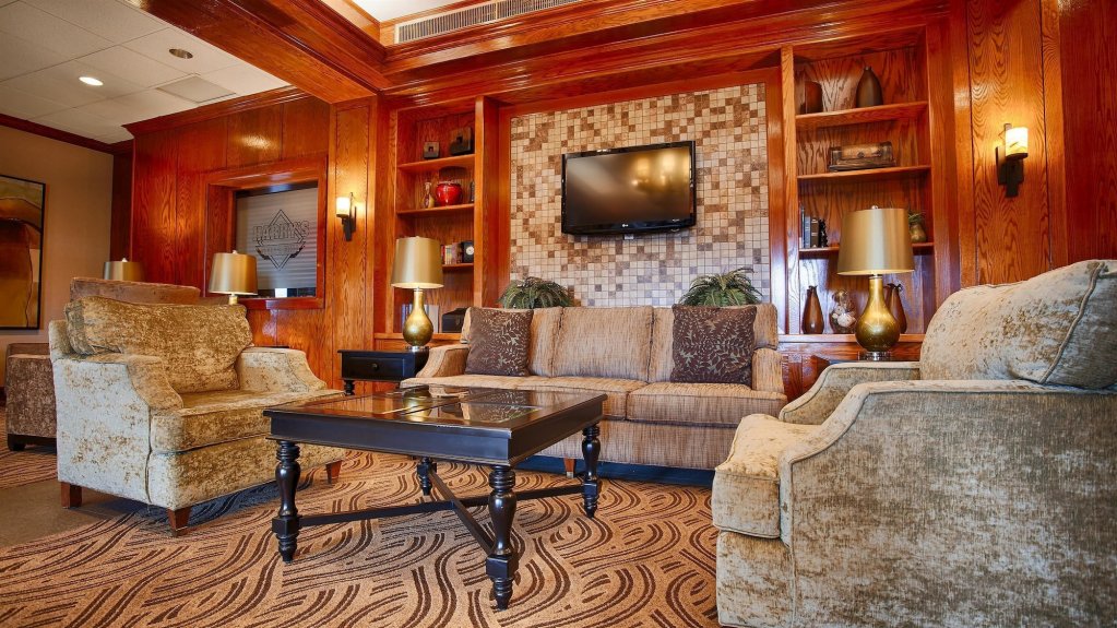 Фото Best Western Plus North Haven Hotel