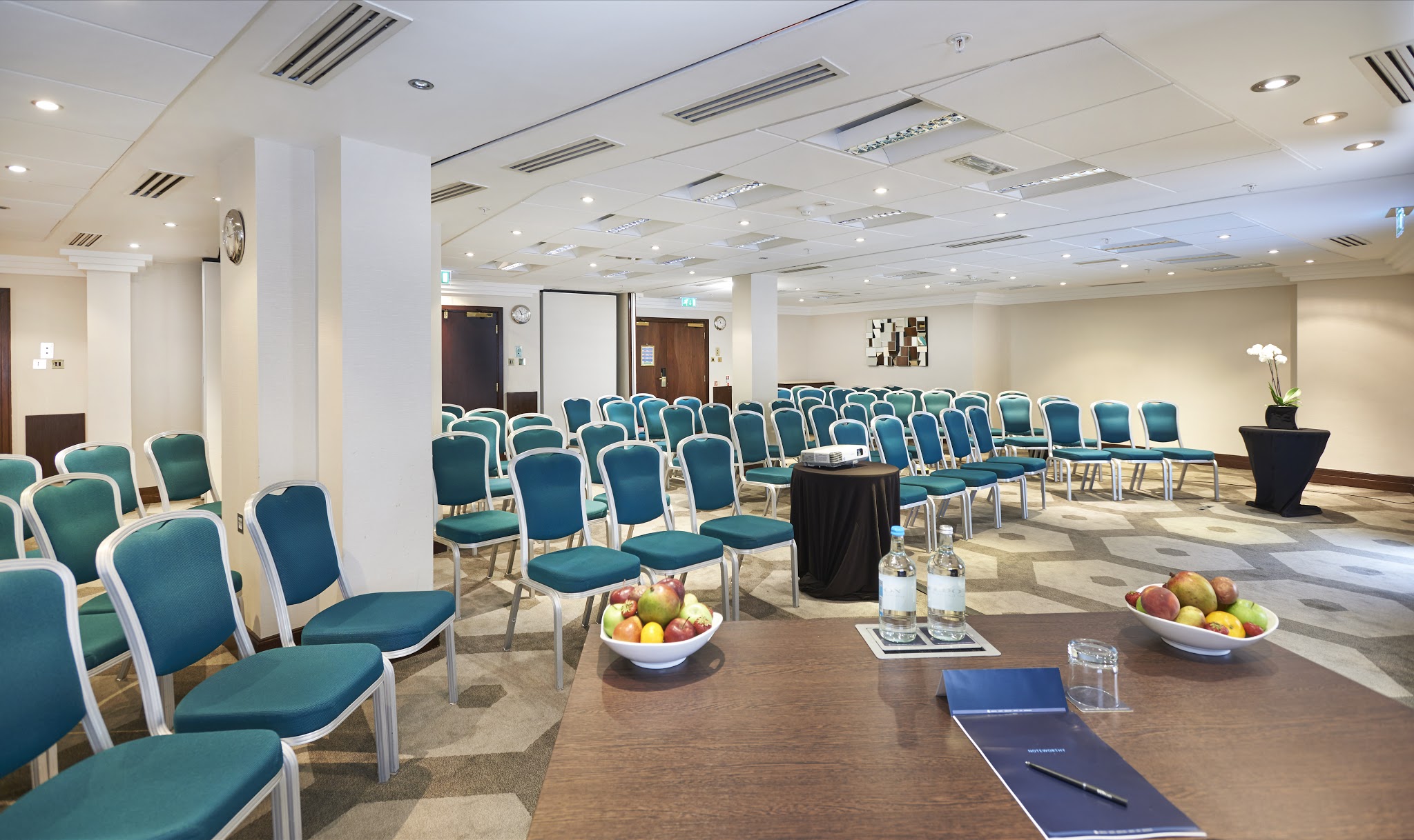 Фото Hilton London Olympia