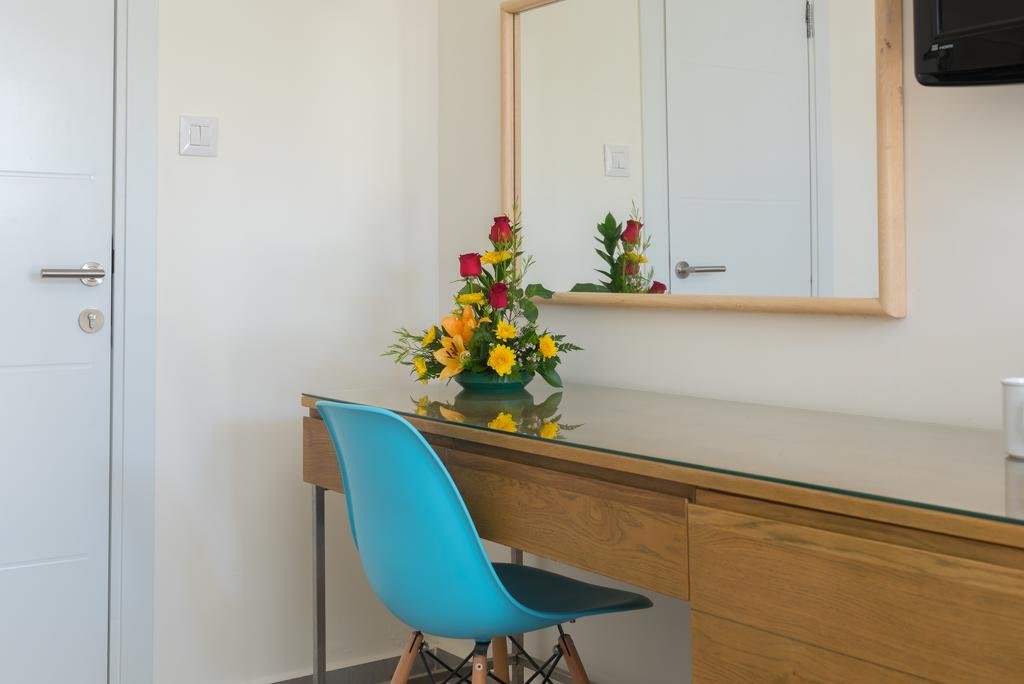 Фото Americana Hotel