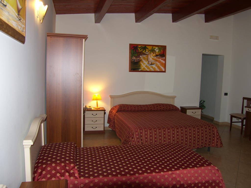 Фото Genius Hotel