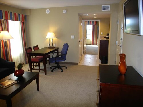 Гостиница Embassy Suites by Hilton Fort Myers Estero