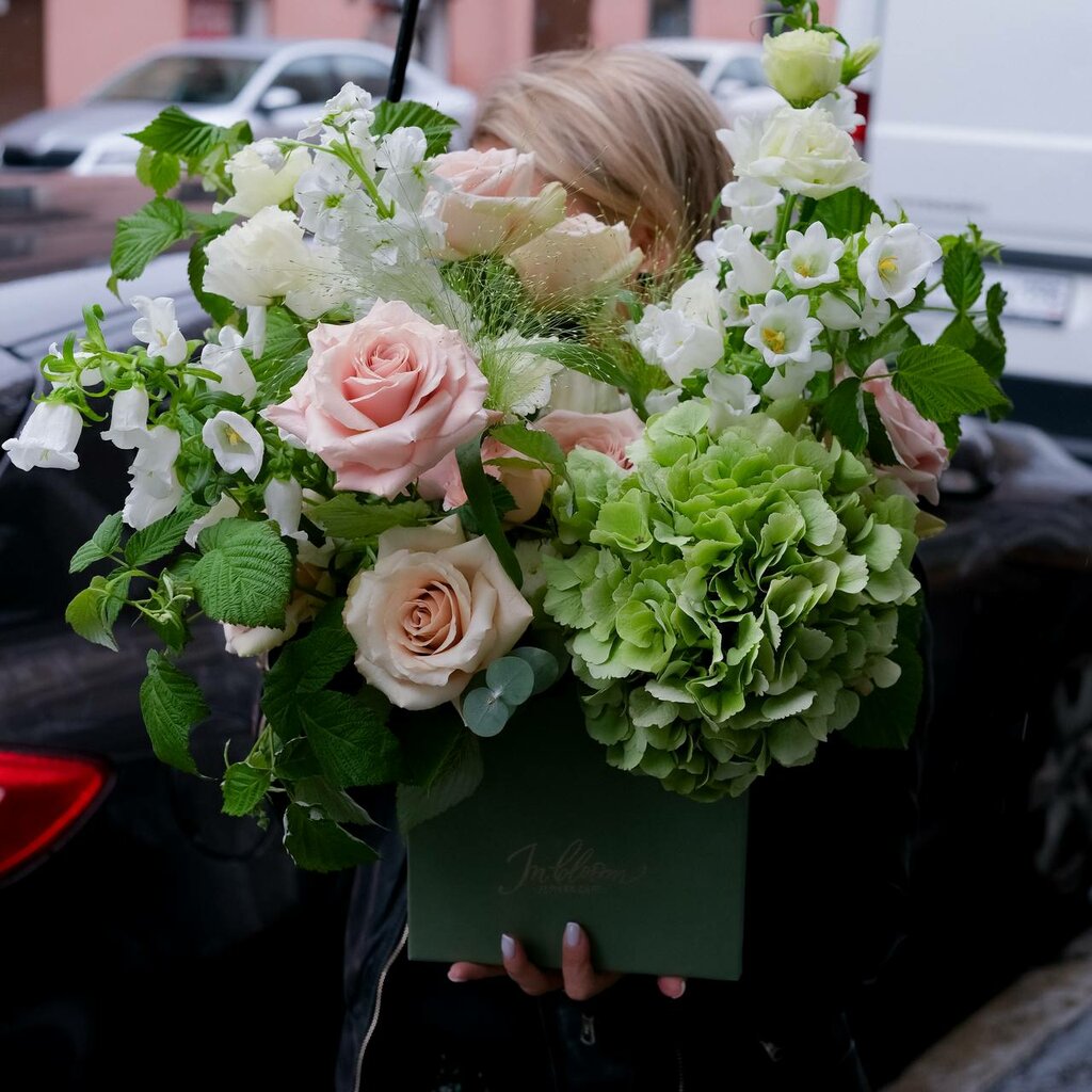 Flower shop In bloom, Saint Petersburg, photo