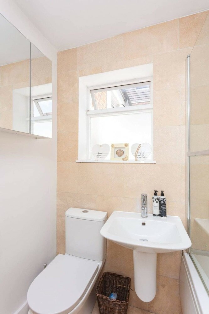 Фото Stunning 2 Bedroom Apartment in Maida Vale With a Garden