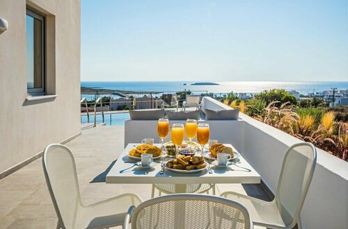 Гостиница Escape to Paradise at Makrikythera s Pool Retreat