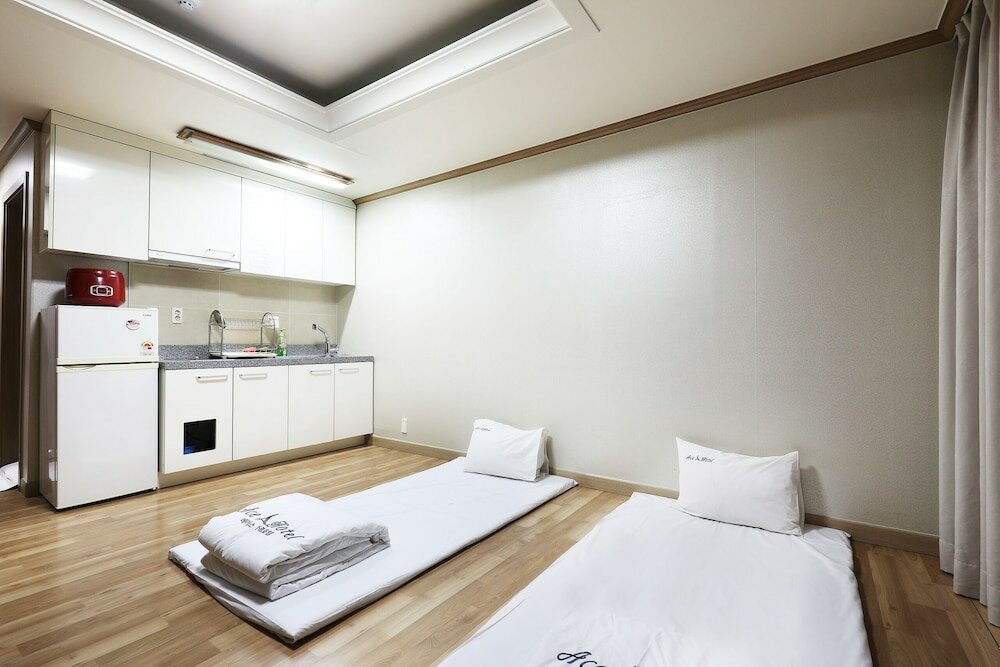 Фото Ace Family Hotel