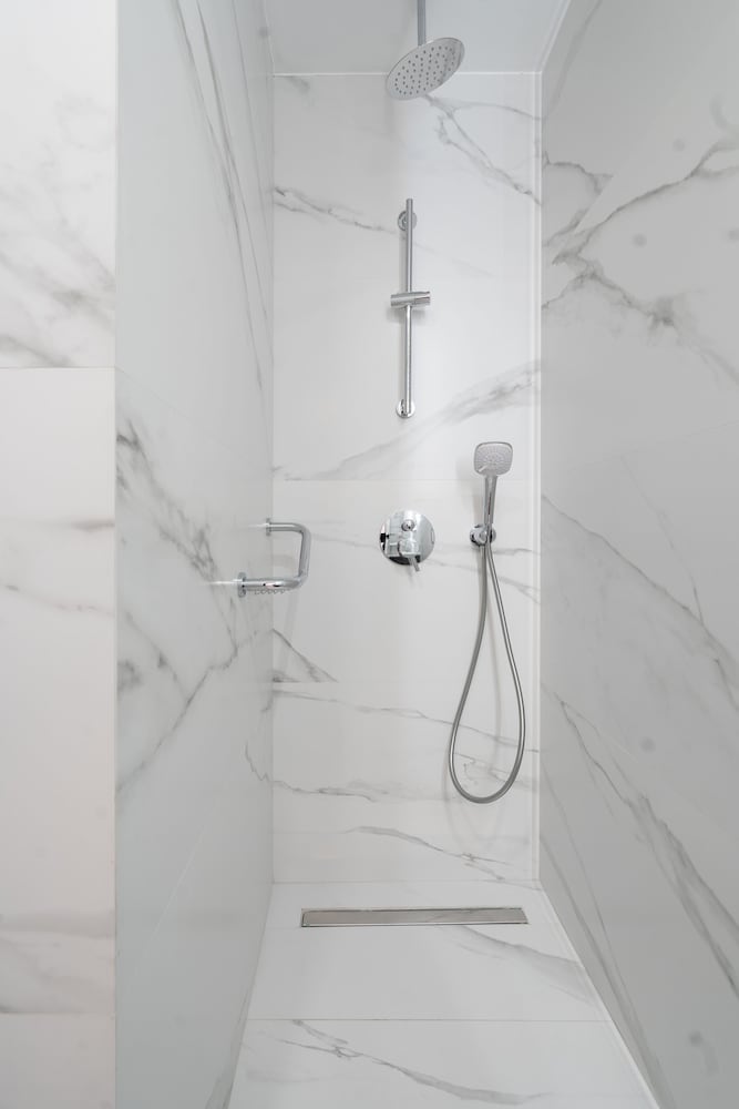 Фото The Urban King Apartment