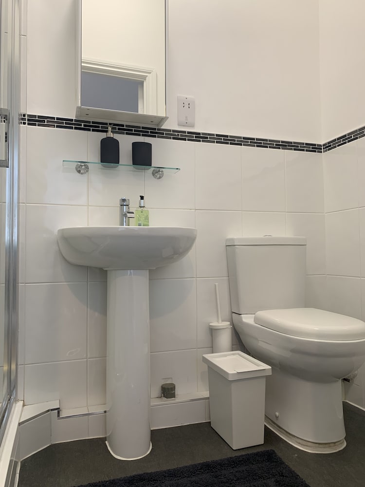 Фото 20 Forest Drive West Apartments