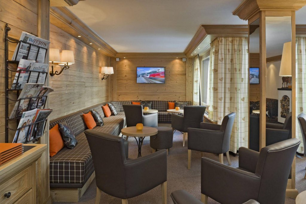 Фото Hotel Holiday