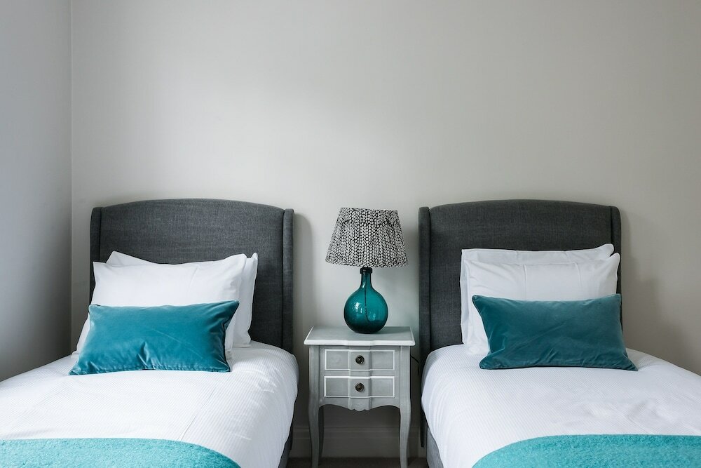 Фото Ultra luxurious London home for 5-7