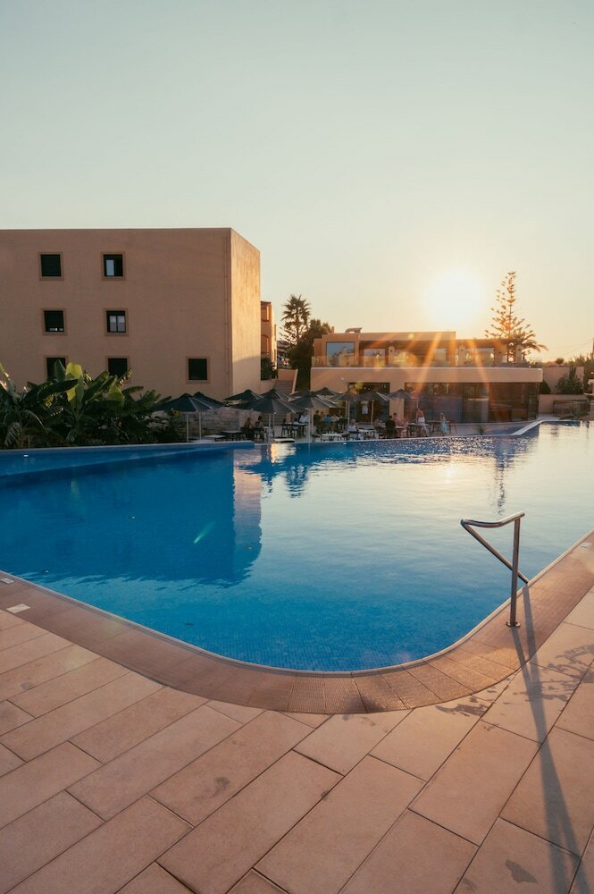 Фото Silver Beach Hotel