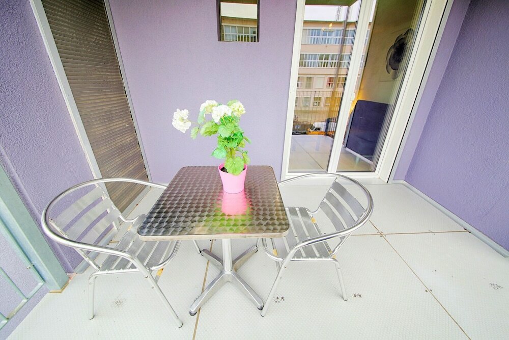 Фото HITrental Letzigrund - Apartment