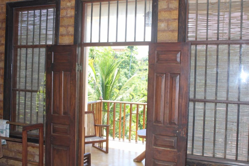 Фото Surf & Yoga Mirissa